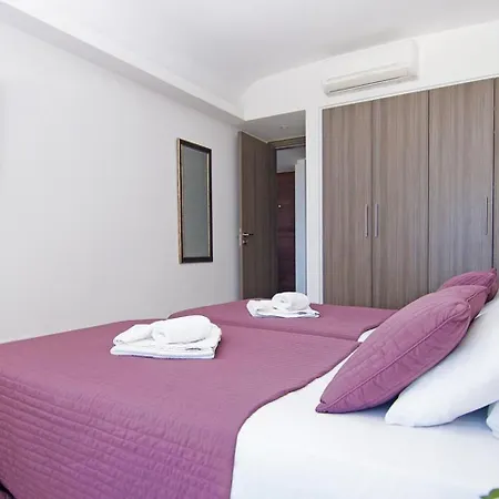 Apartment Prtha303 *